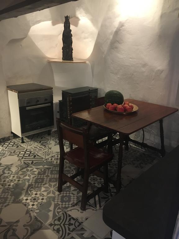 Stadthaus Mitten Im Kuenstlerviertel Von Arta Mit Zwei Wohnungen Eksteriør bilde